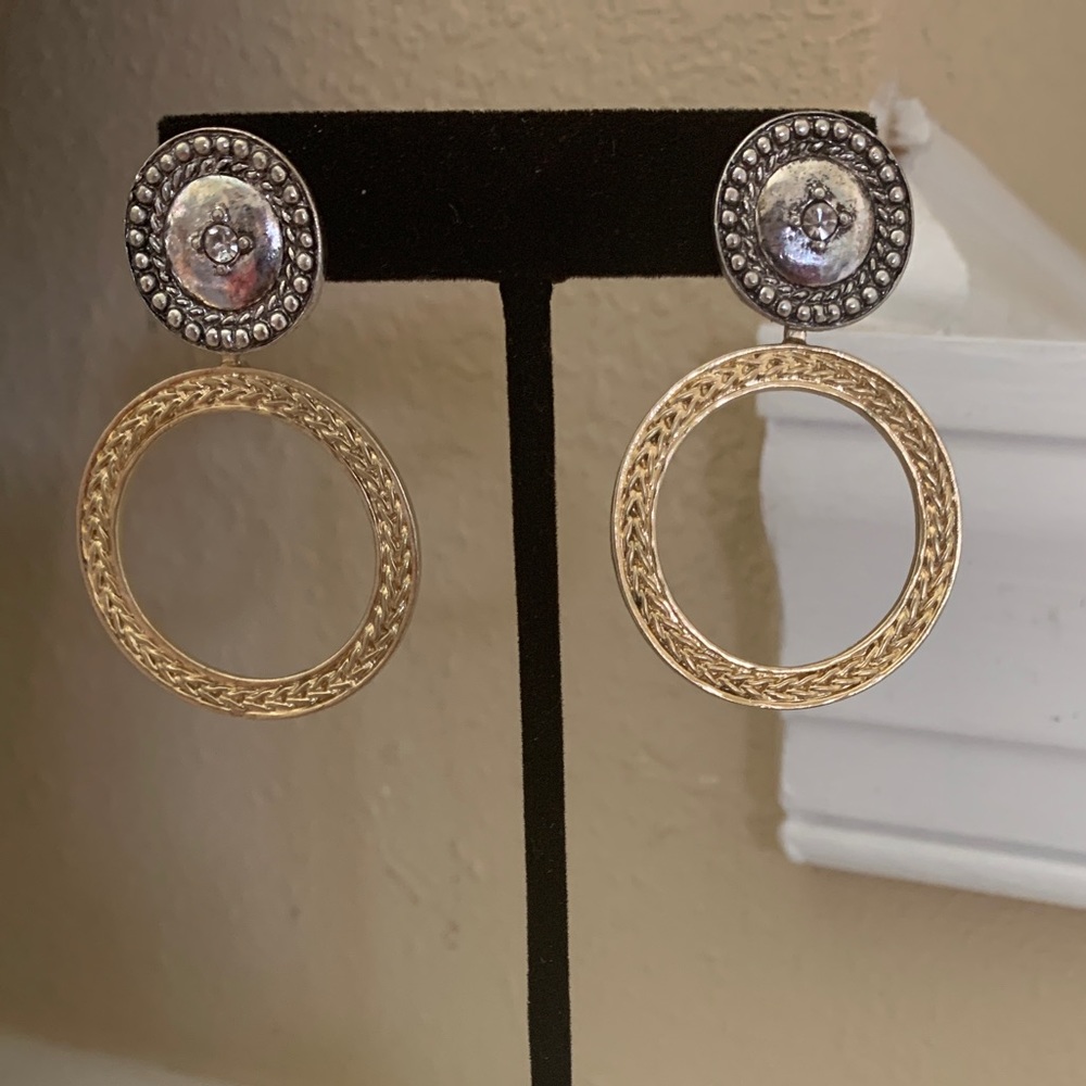 Chico’s Round Pendant Earrings